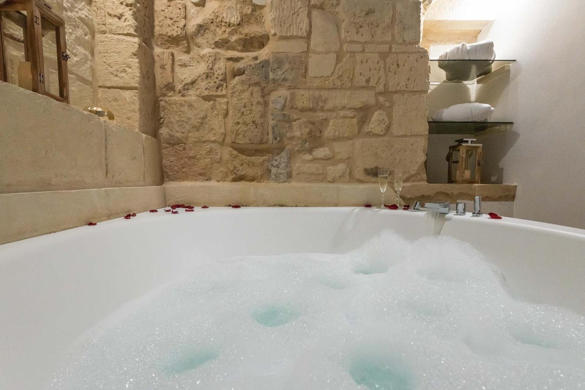 Le Nicchie Luxury Rooms 莱切 外观 照片
