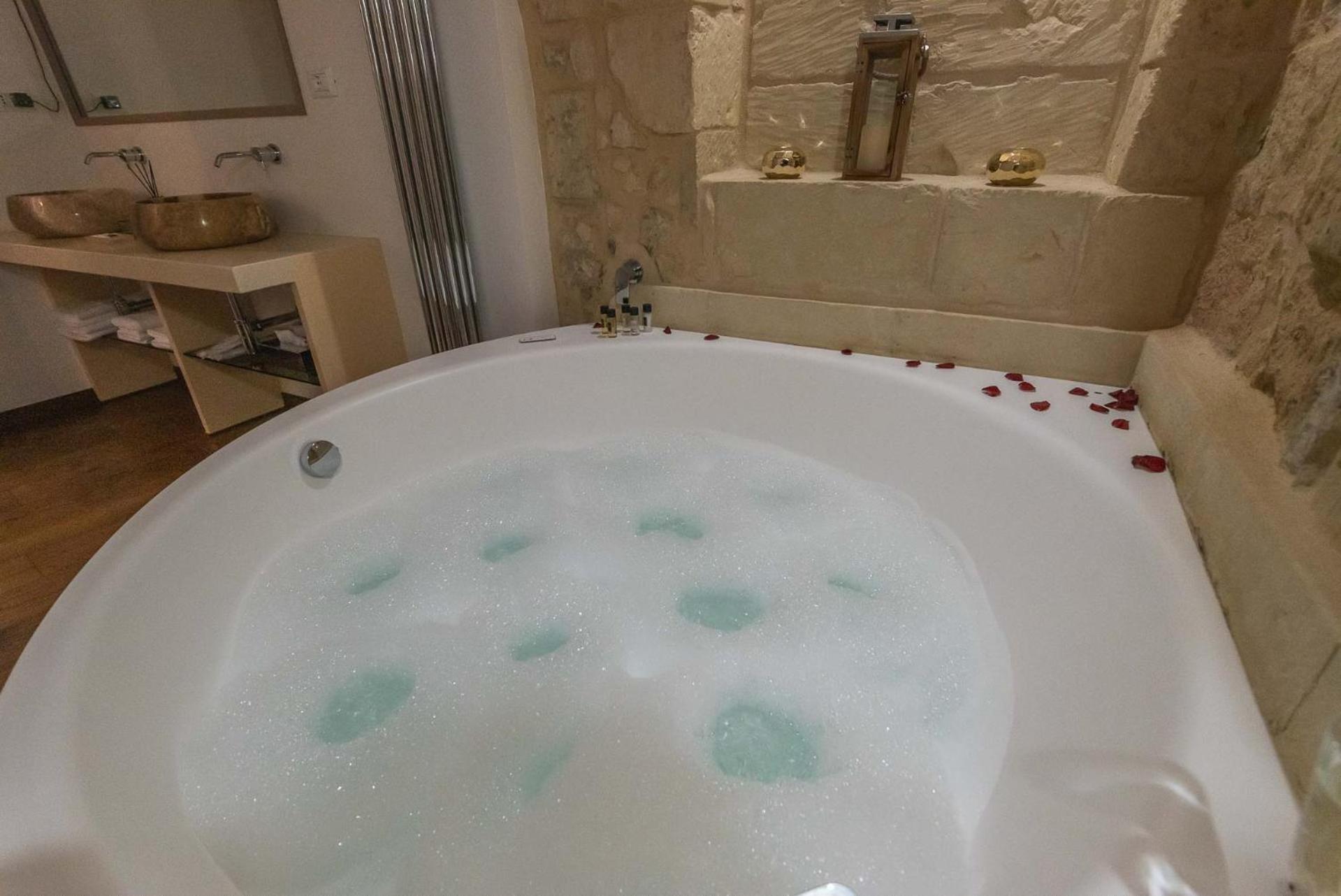 Le Nicchie Luxury Rooms 莱切 外观 照片