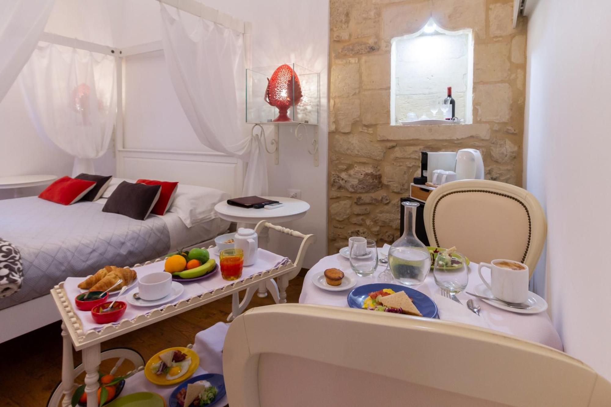 Le Nicchie Luxury Rooms 莱切 外观 照片