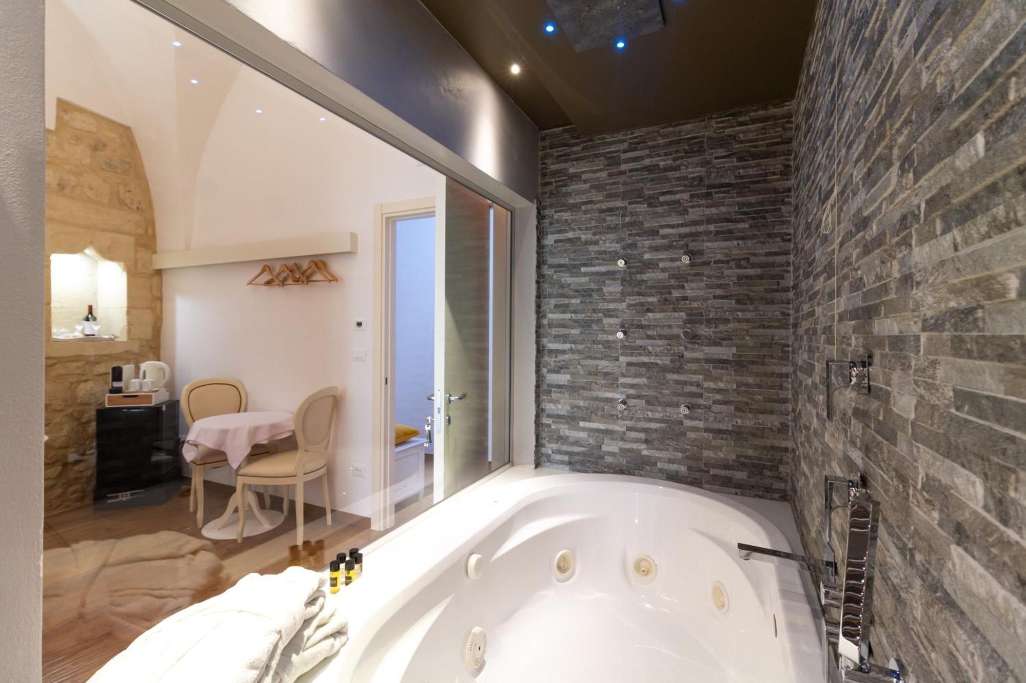 Le Nicchie Luxury Rooms 莱切 外观 照片